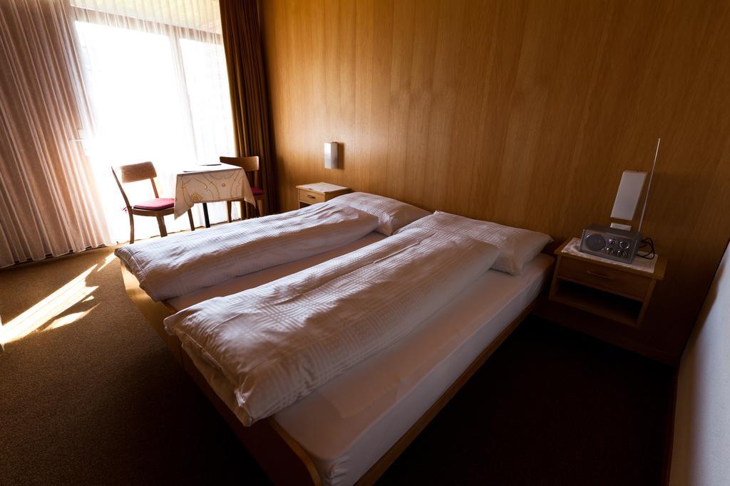 Hotel Garni Simplon Brigerbad 객실 사진